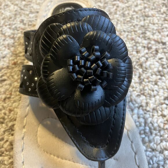 Cliffs by White Mountain Cynthia Sandals Size 10 M Slide On Black Floral Studded - Picture 4 of 11